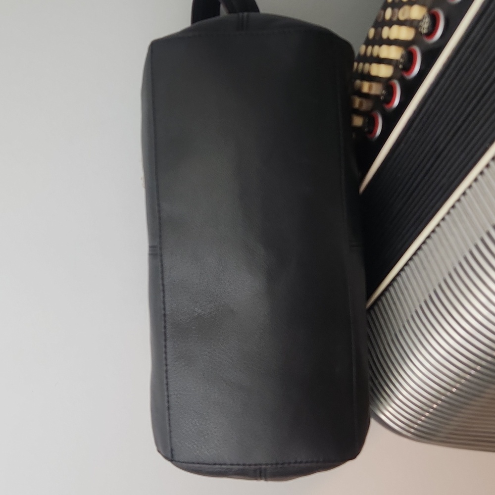 GORGEOUS TIGNANELLO BLACK LEATHER HANDBAG IN MINT CONDITION - Picture 3 of 10